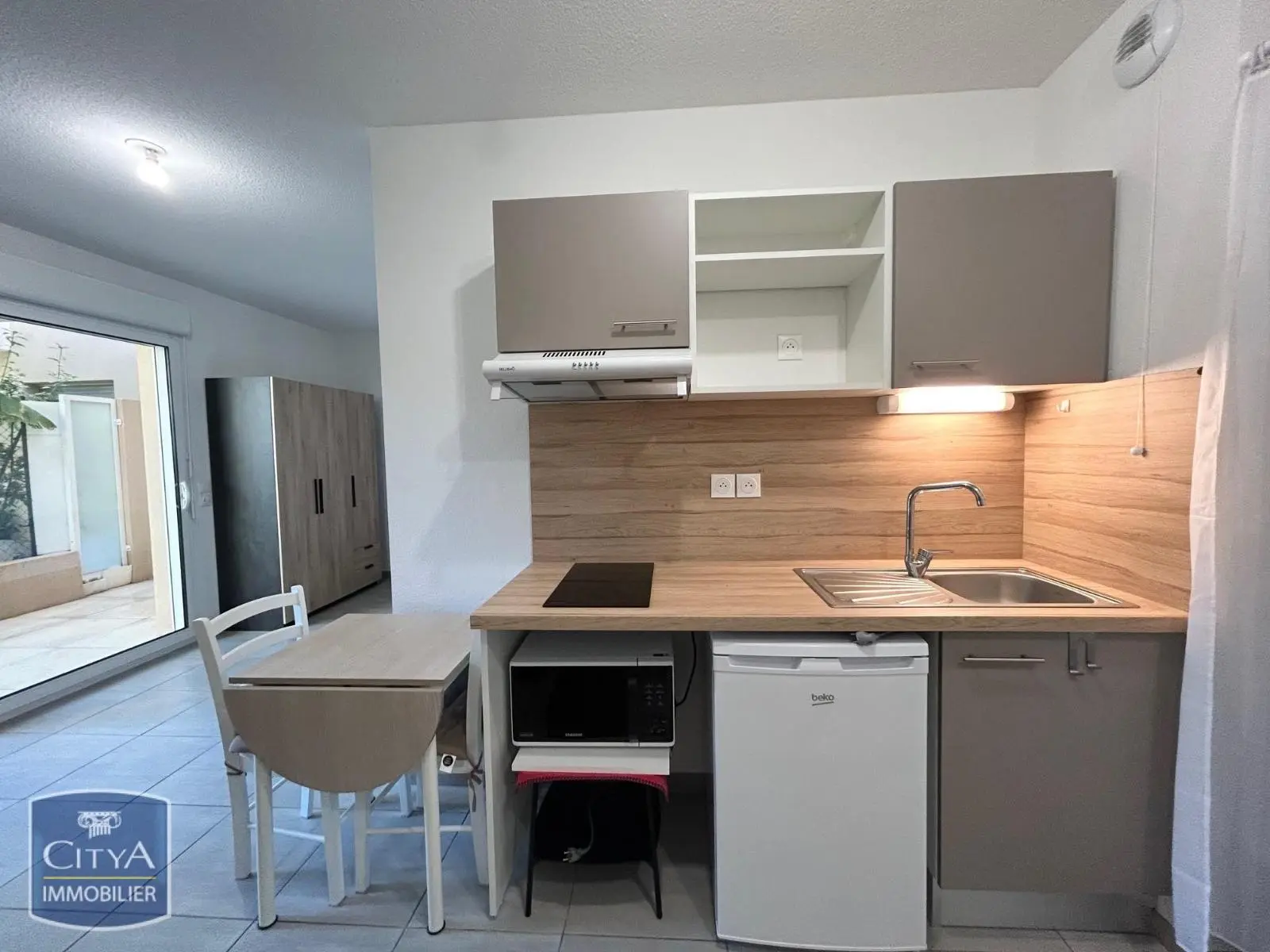 Photo 2 Appartement 1 pièce 31.8m²