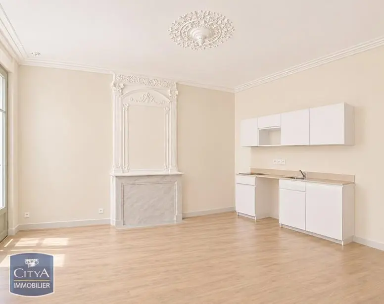 LOCATION T2 RENOVE AVEC COUR INTERIEUR