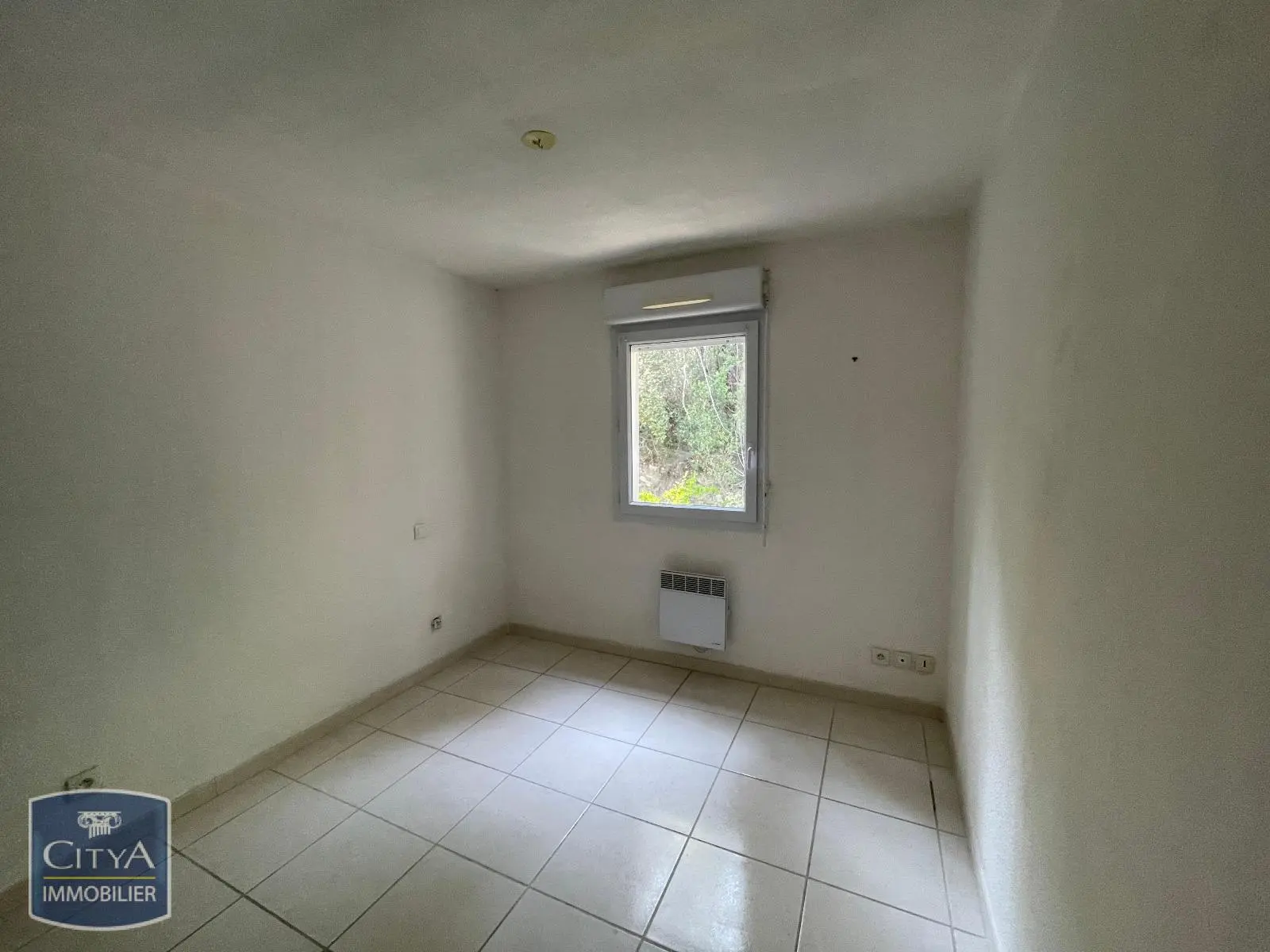 location nimes est t2 courbessac parking