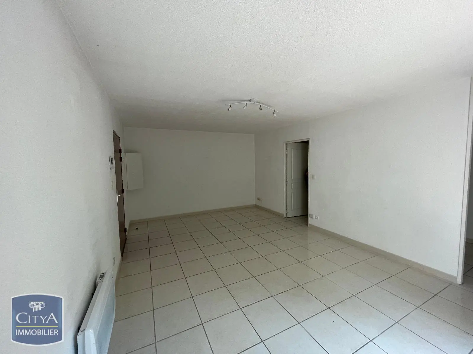 location nimes est t2 courbessac parking