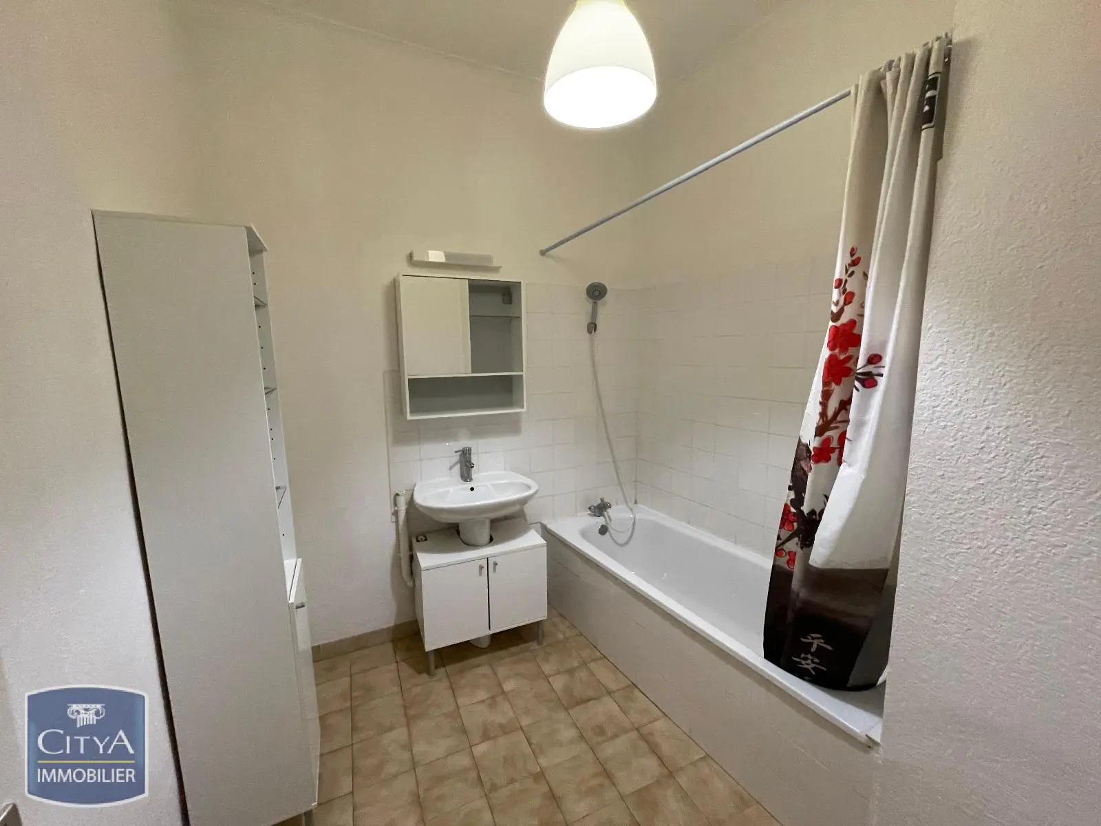 STUDIO - MEUBLE - LOCATION - SAINT CEZAIRE - NIMES