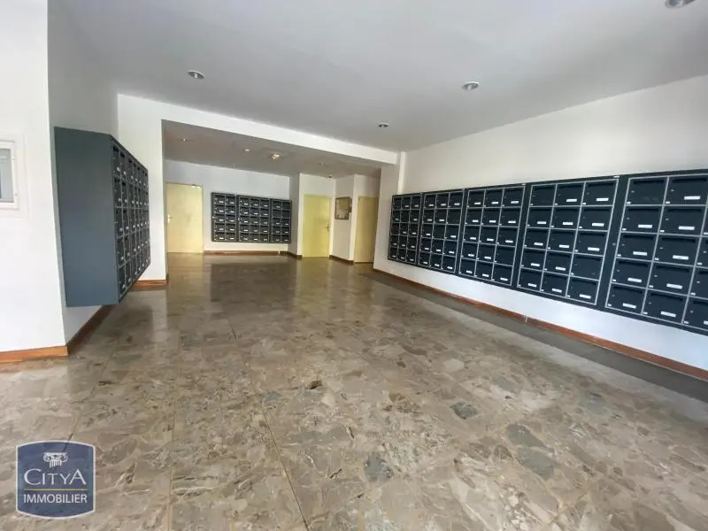 LOCATION STUDIO MEUBLE NIMES -LES JARDINS DE PASTEUR- RESIDENCE AVEC GARDIEN - PARKING - ASCENSEUR - PROCHE ECOLES SUPERIEURE EERIE