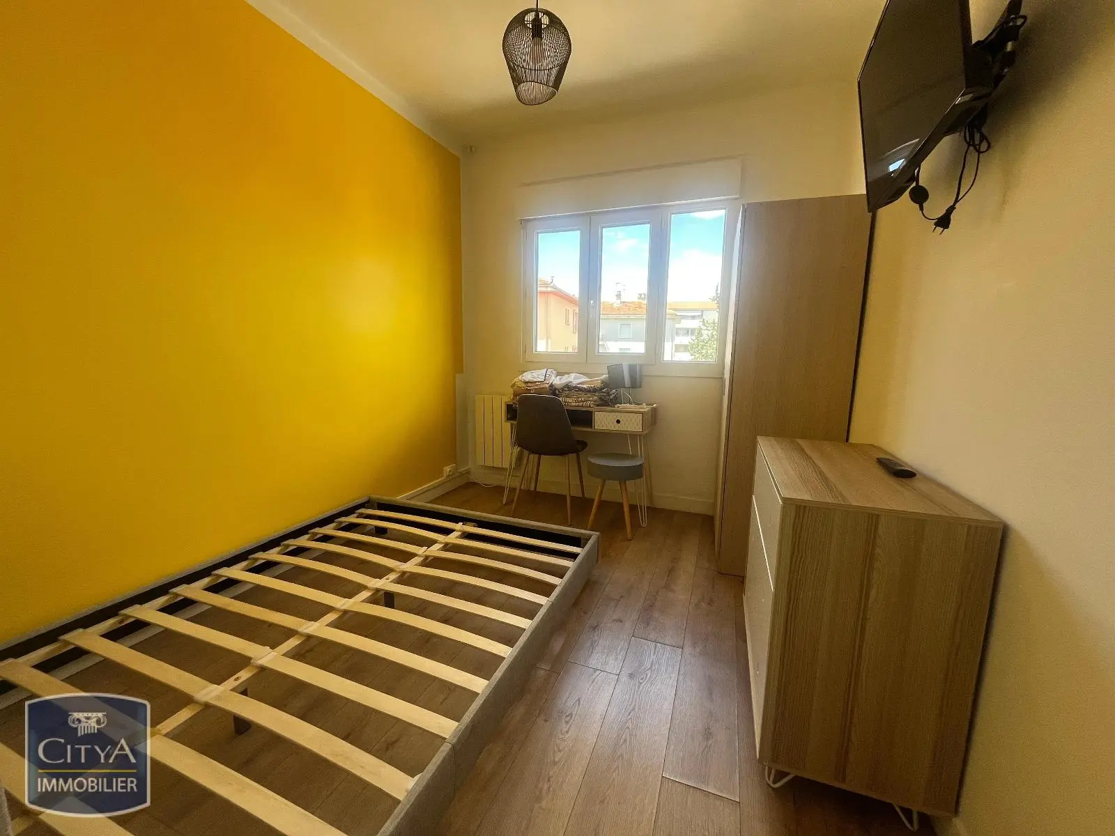 LOCATION NIMES P4 MEUBLE - CLIMATISATION - QUARTIER BOULEVARD TALABOT - PROCHE GARE