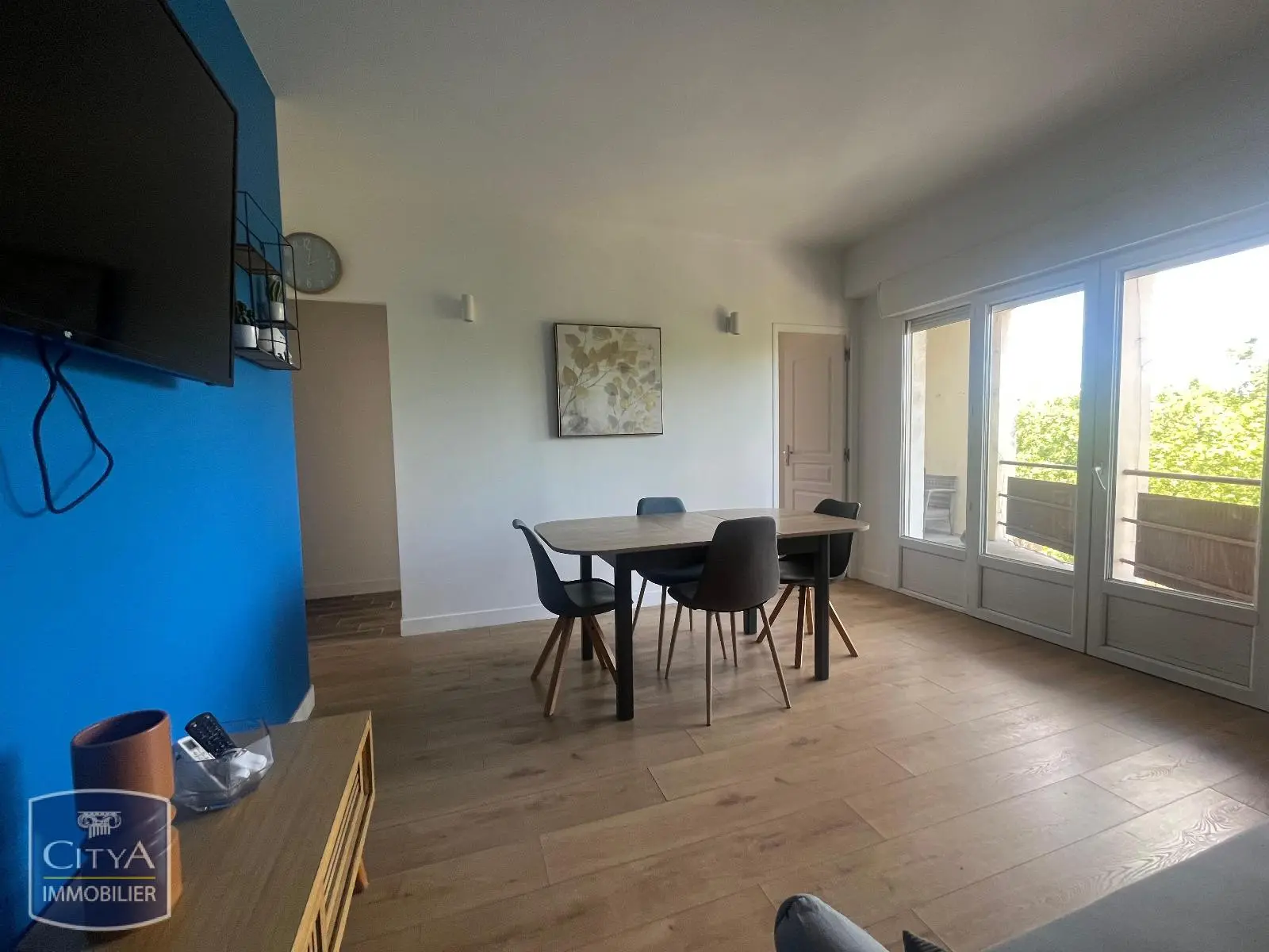 LOCATION NIMES P4 MEUBLE - CLIMATISATION - QUARTIER BOULEVARD TALABOT - PROCHE GARE