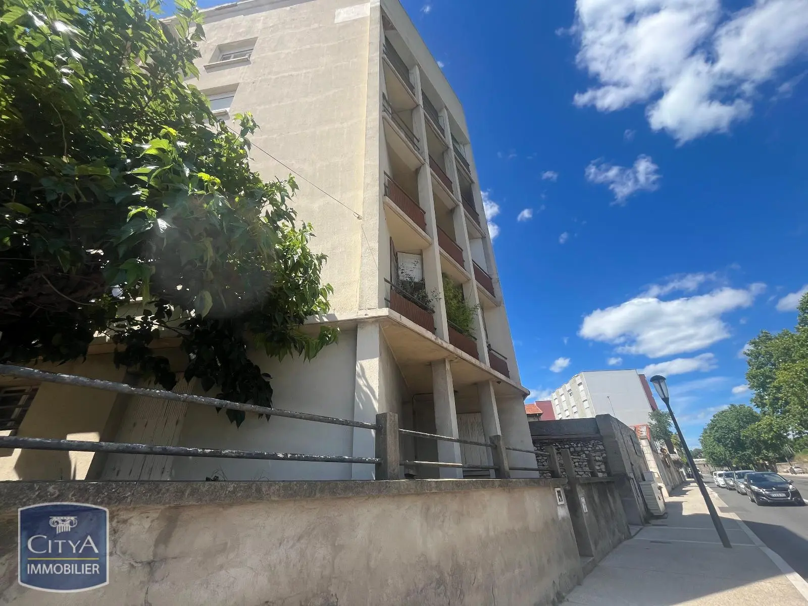 LOCATION NIMES P4 MEUBLE - CLIMATISATION - QUARTIER BOULEVARD TALABOT - PROCHE GARE