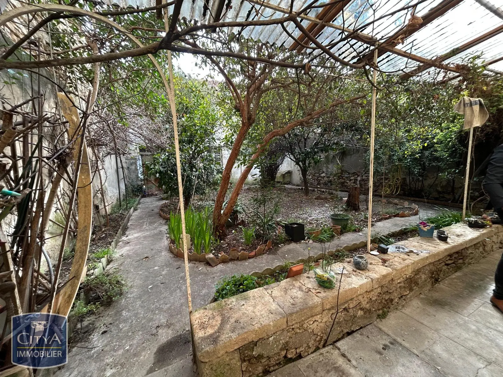 LOCATION - T3 - NIMES - CENTRE VILLE - JARDIN