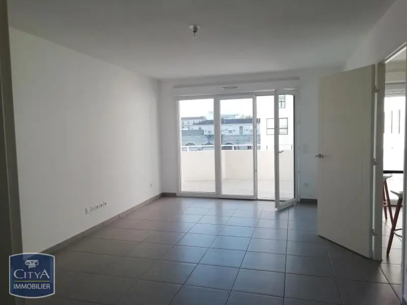 LOCATION NIMES P3 RESIDENCE STANDING SECURISE TERRASSE PARKING