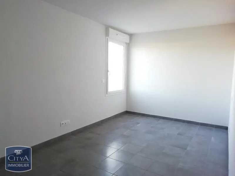 A LOUER - T3 - NIMES - RESIDENCE RECENTE - ETOILE HOCHE -  TERRASSE - PARKING - QUARTIER ROUTE D'UZES - PROCHE FACULTE HOCHE
