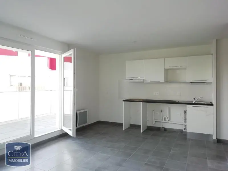 A LOUER - T3 - NIMES - RESIDENCE RECENTE - ETOILE HOCHE -  TERRASSE - PARKING - QUARTIER ROUTE D'UZES - PROCHE FACULTE HOCHE