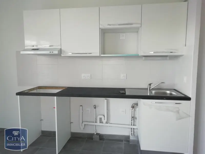 A LOUER - T3 - NIMES - RESIDENCE RECENTE - ETOILE HOCHE -  TERRASSE - PARKING - QUARTIER ROUTE D'UZES - PROCHE FACULTE HOCHE