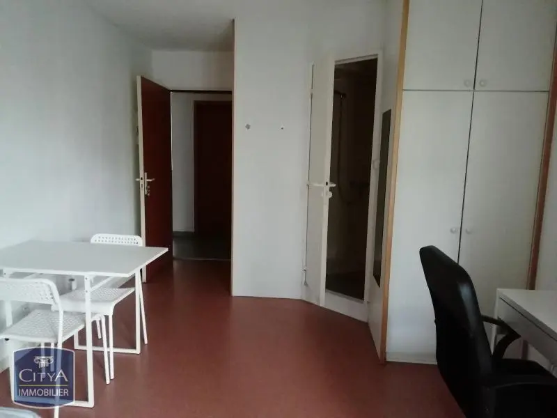 Photo 1 Appartement 1 pièce 15.81m²