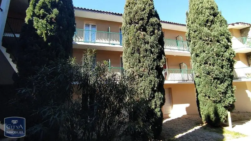 STUDIO MEUBLE - CENTRE VILLE - NIMES PROCHE DAUDET - RÉSIDENCE AVEC GARDIEN