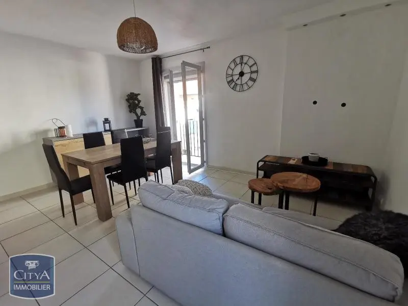 À LOUER - NIMES - APPARTEMENT 2 PIECES MEUBLE - TERRASSE - PARKING - CLIMATISATION - CAVE