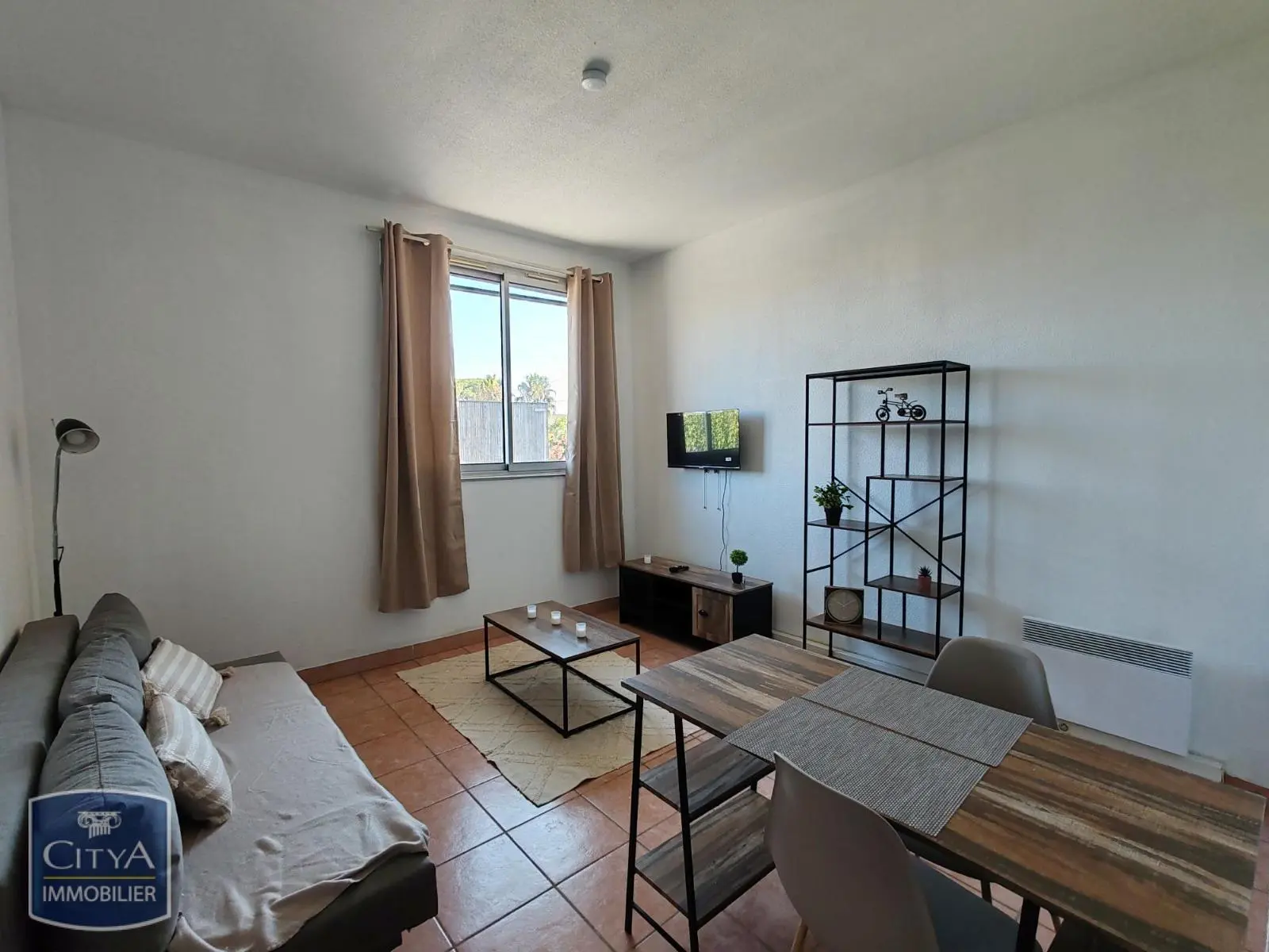 Photo 1 Appartement 1 pièce 23.64m²
