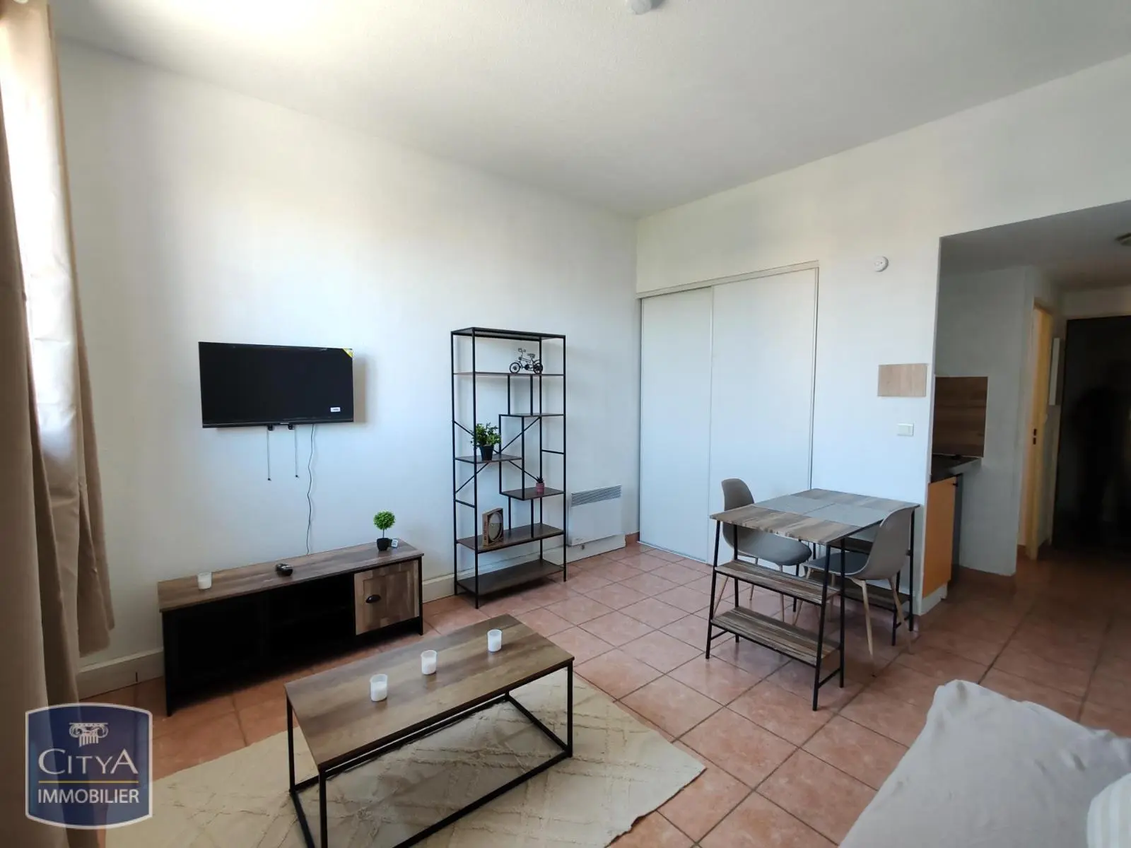 Photo 2 Appartement 1 pièce 23.64m²