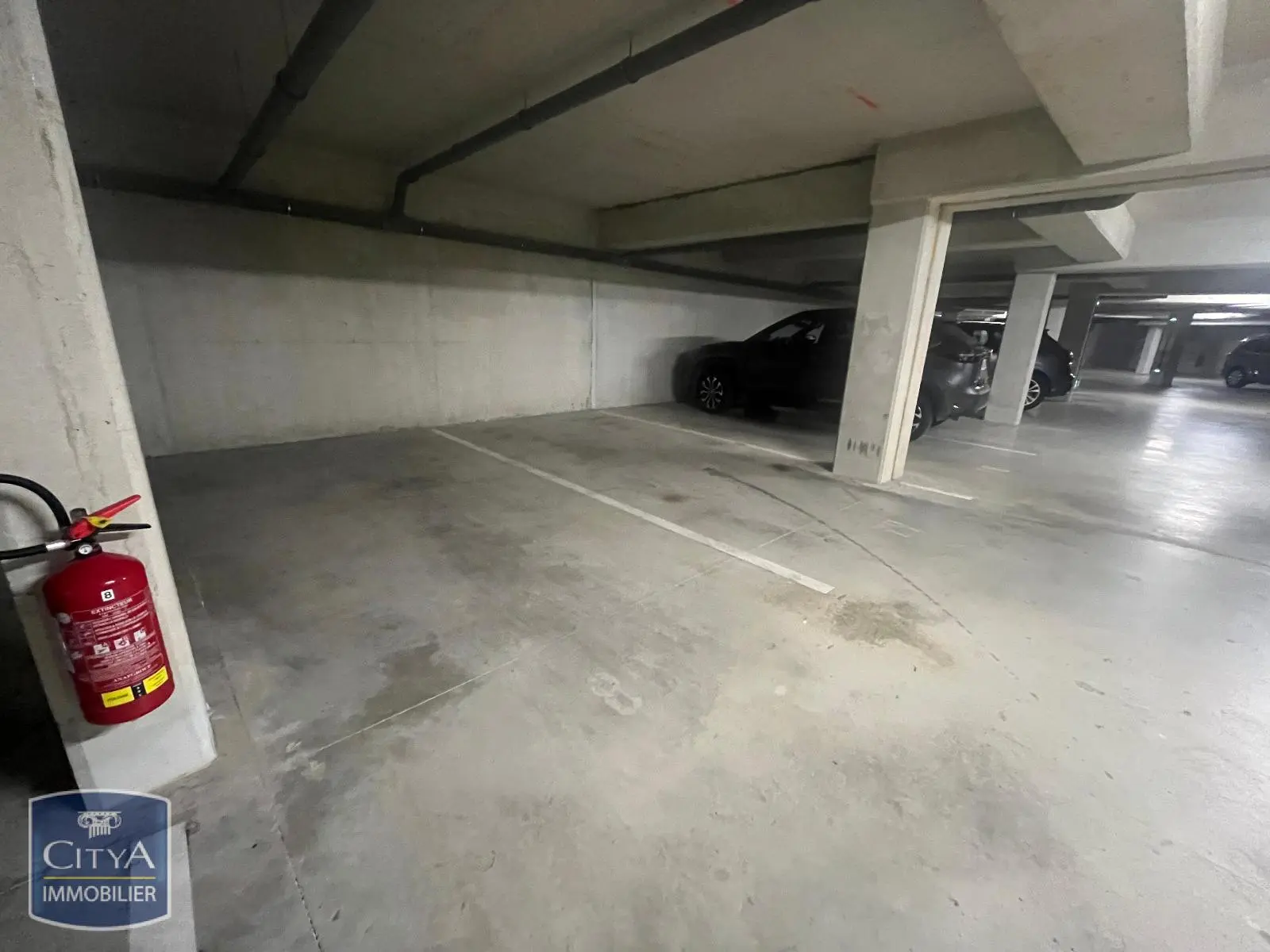 Photo 2 Parking