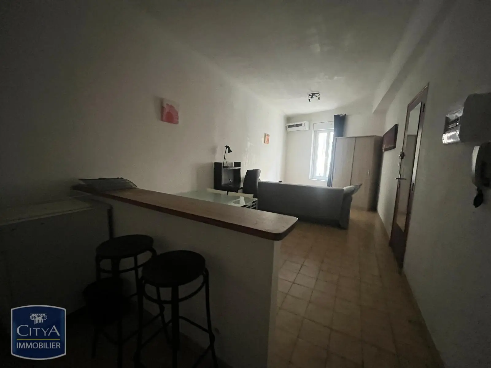 LOCATION NIMES ST CEZAIRE STUDIO MEUBLE CLIMATISE
