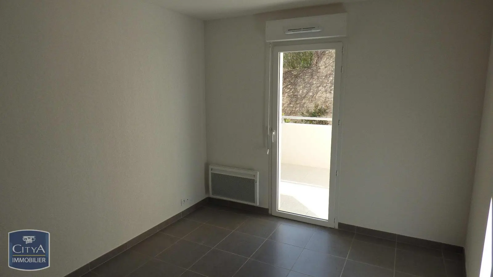 NIMES LOCATION APPARTEMENT T2