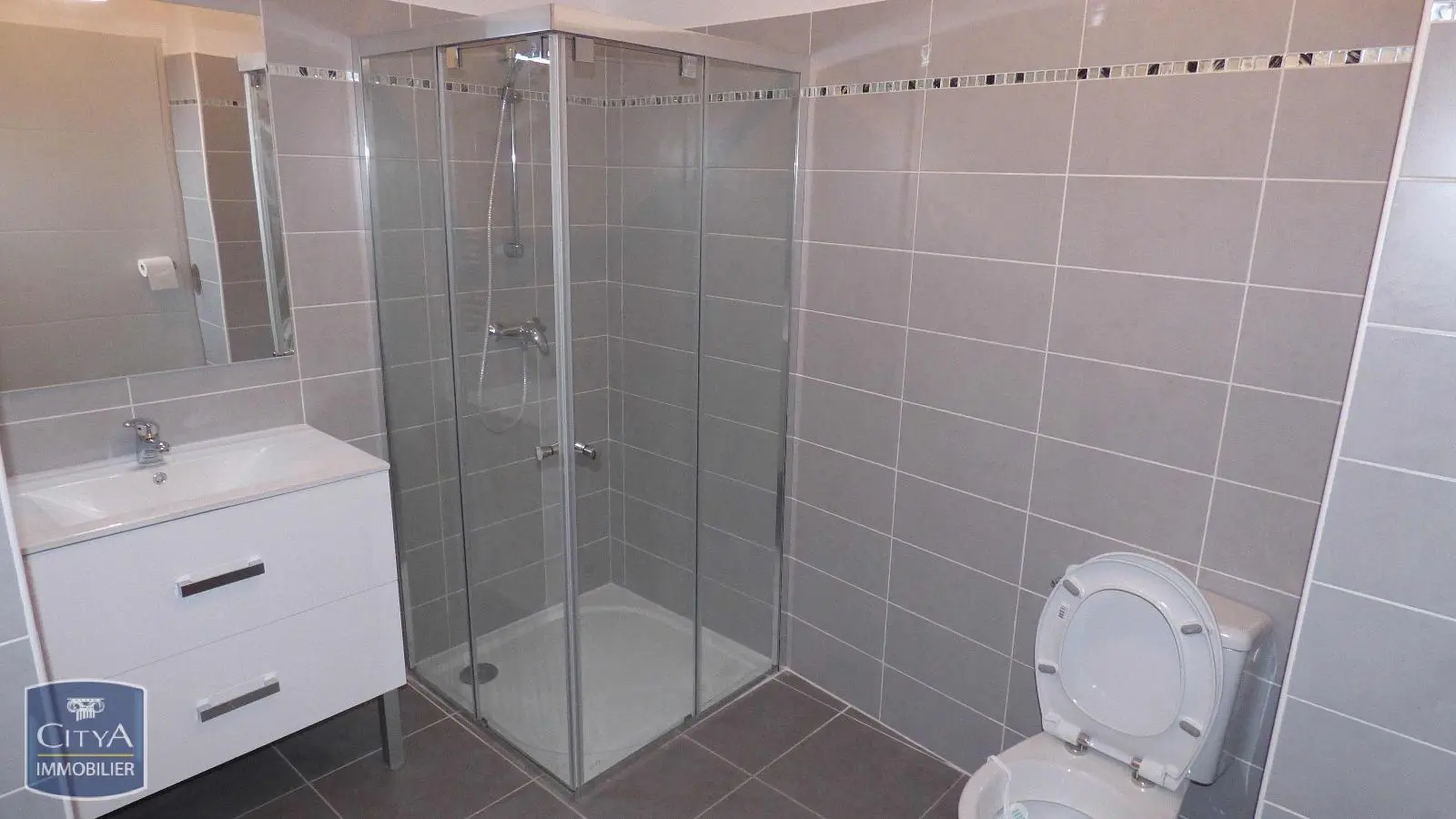 P2 LOCATION QUARTIER PREFECTURE NIMES