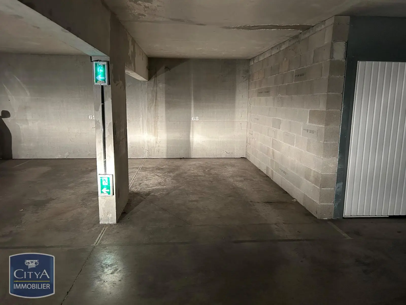 Photo 5 Parking