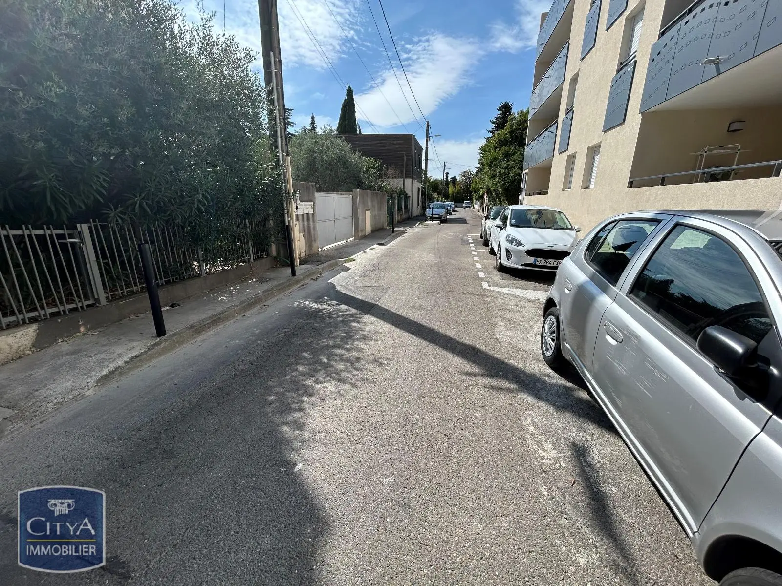 Photo 2 Parking