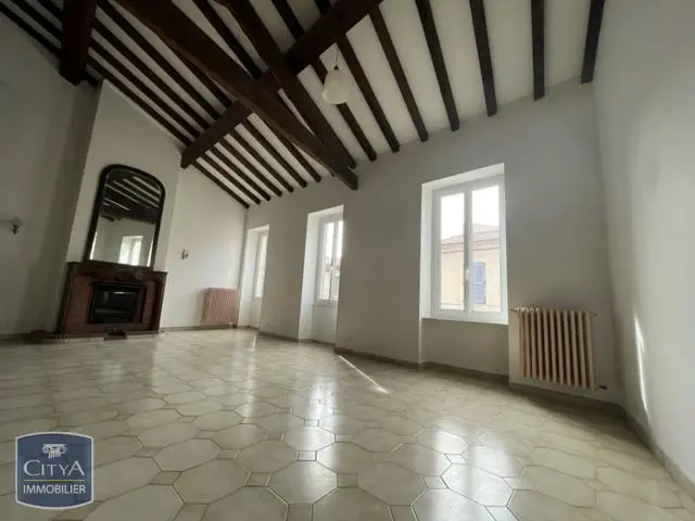 Photo 1 Appartement 4 pièces 91.44m²