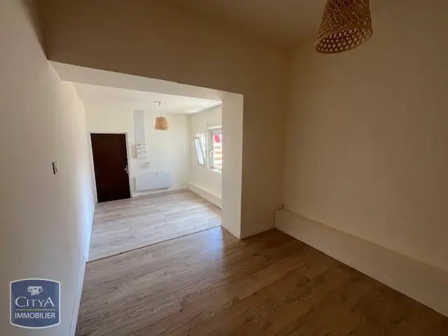 location studio centre ville nimes