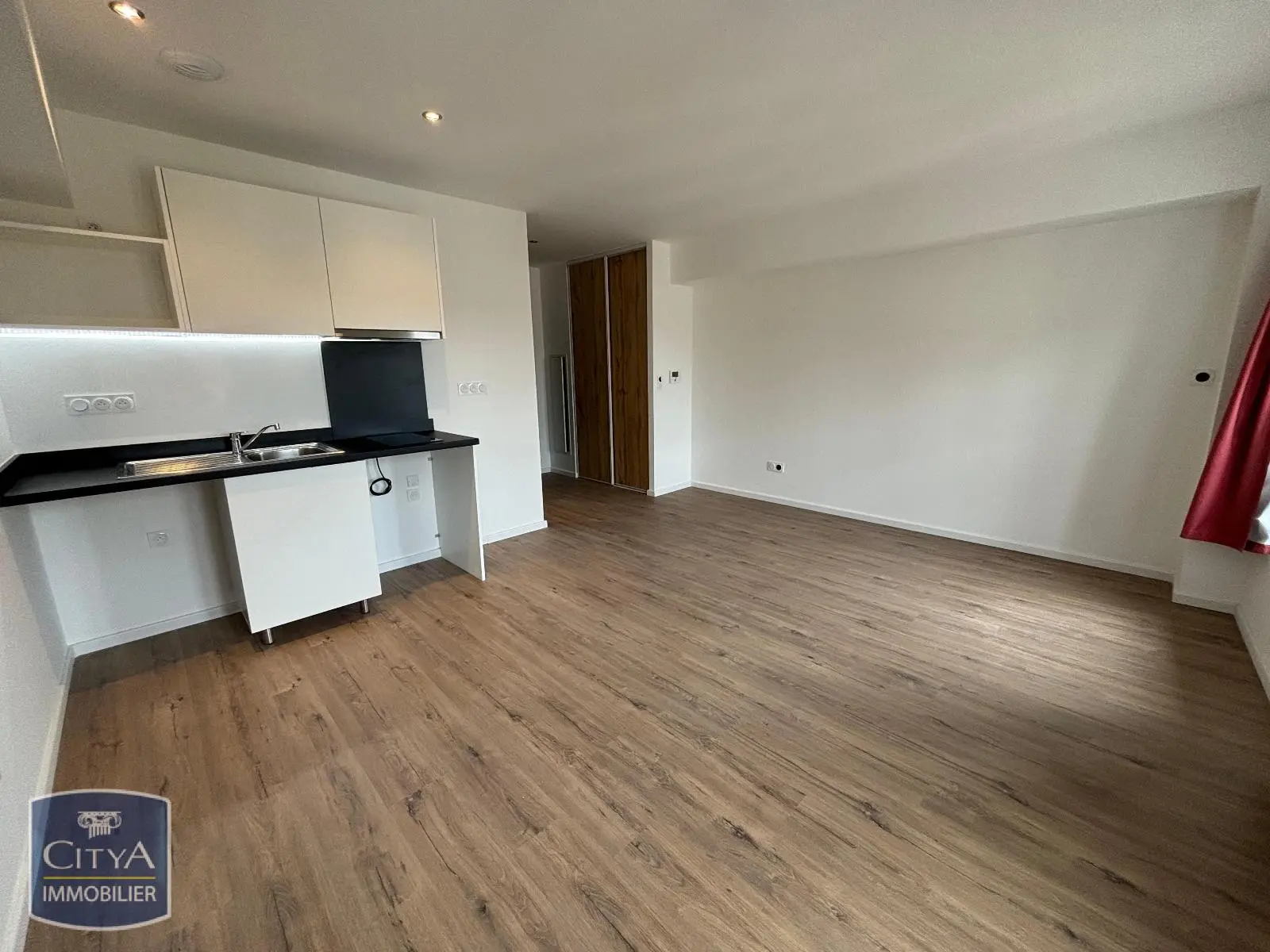 Photo 2 Appartement 1 pièce 28.99m²