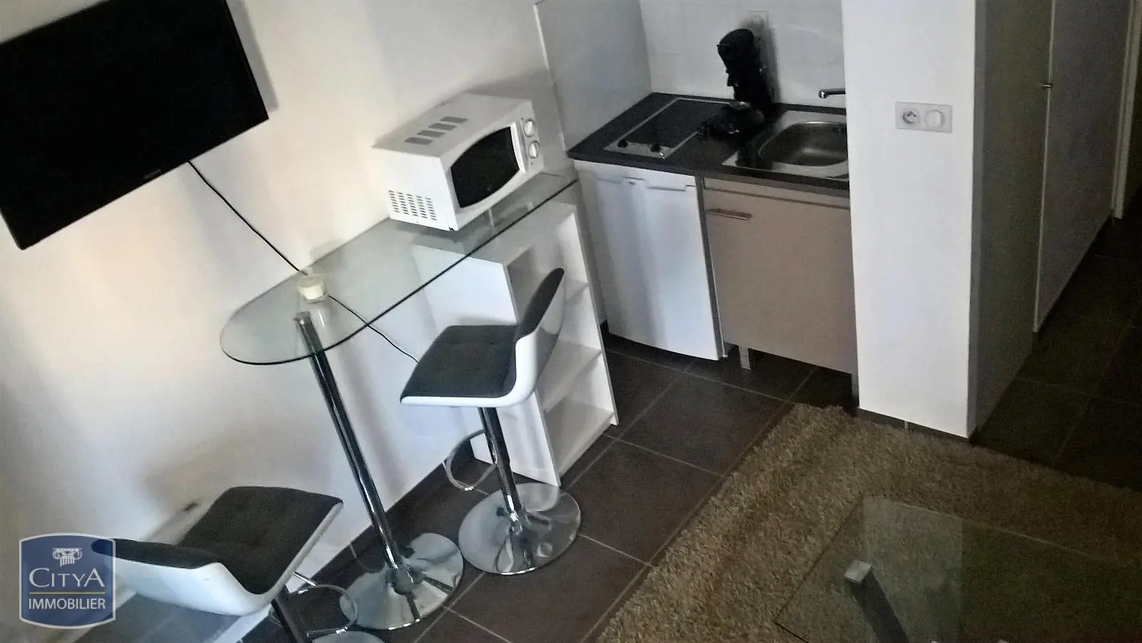 Photo 1 Appartement 1 pièce 15.74m²