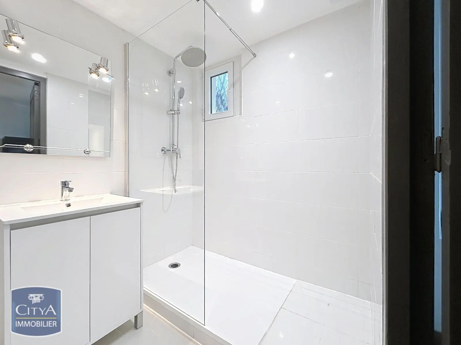 Photo 4 Appartement 1 pièce 28.6m²