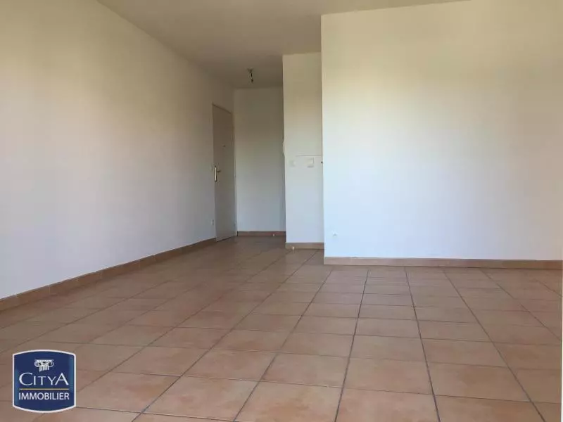 location t2 nimes residence securisé parking