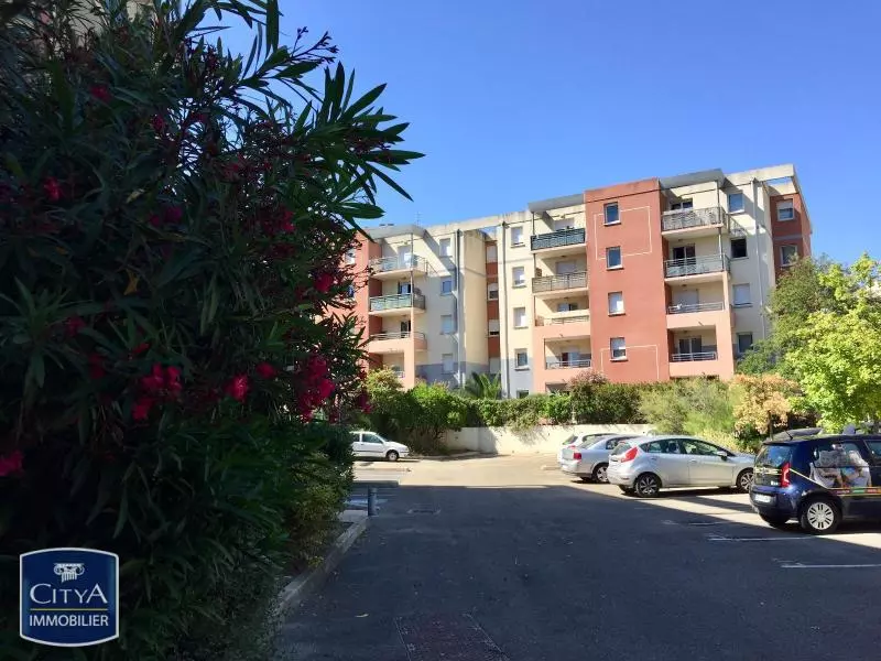 location t2 nimes residence securisé parking