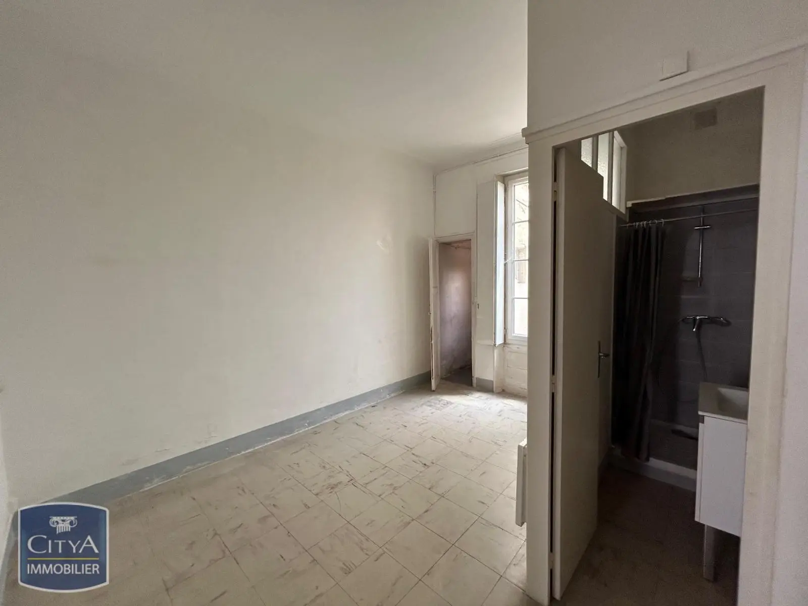 LOCATION - T3 - NIMES - CENTRE VILLE - JARDIN