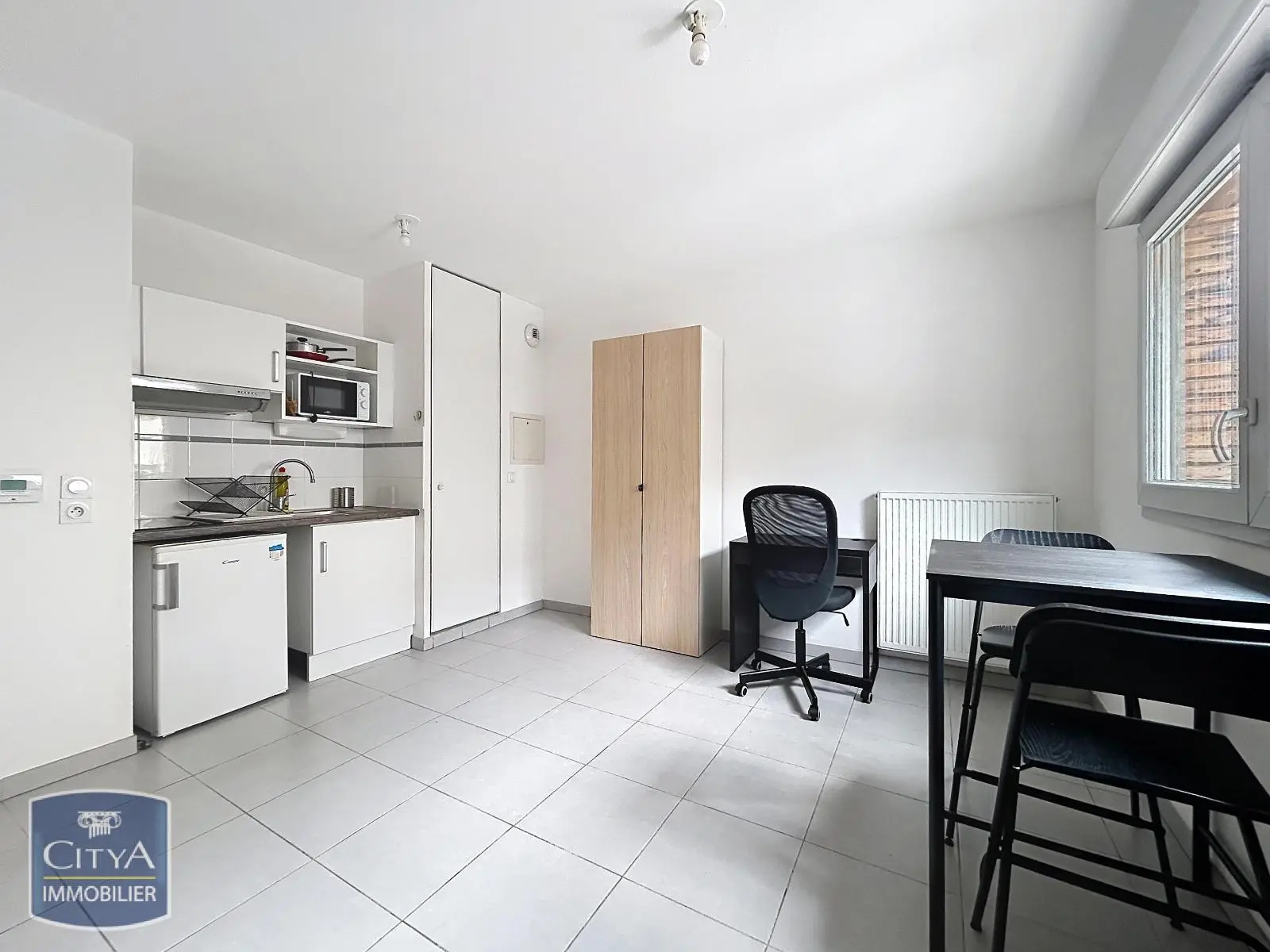 Photo 1 Appartement 1 pièce 23.98m²