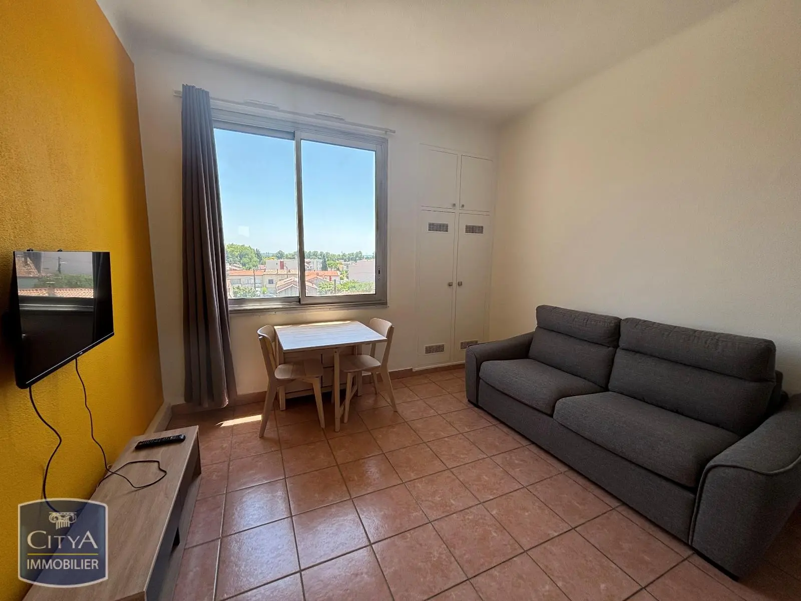 A LOUER - STUDIO MEUBLE - NIMES - RESIDENCE LES JARDINS DE PASTEUR - PARKING - ASCENSEUR/GARDIEN