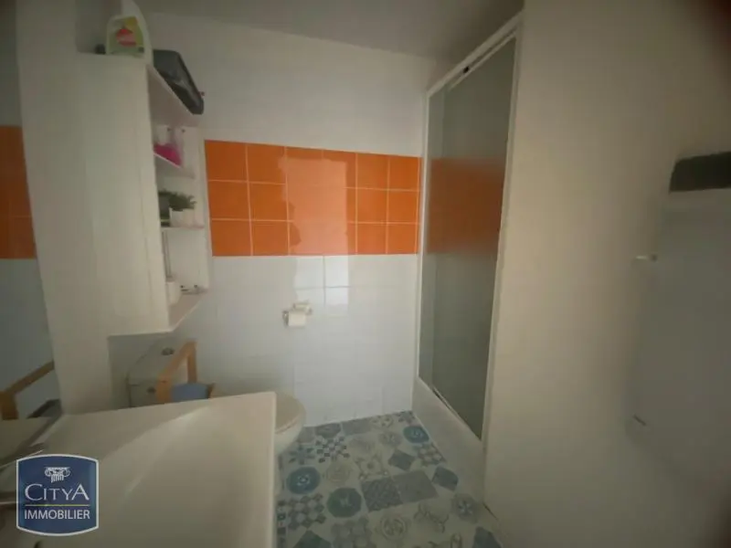 A LOUER - NIMES - STUDIO MEUBLE - RESIDENCE PARC ARENA - SECTEUR 7 COLLINES - GARDIEN