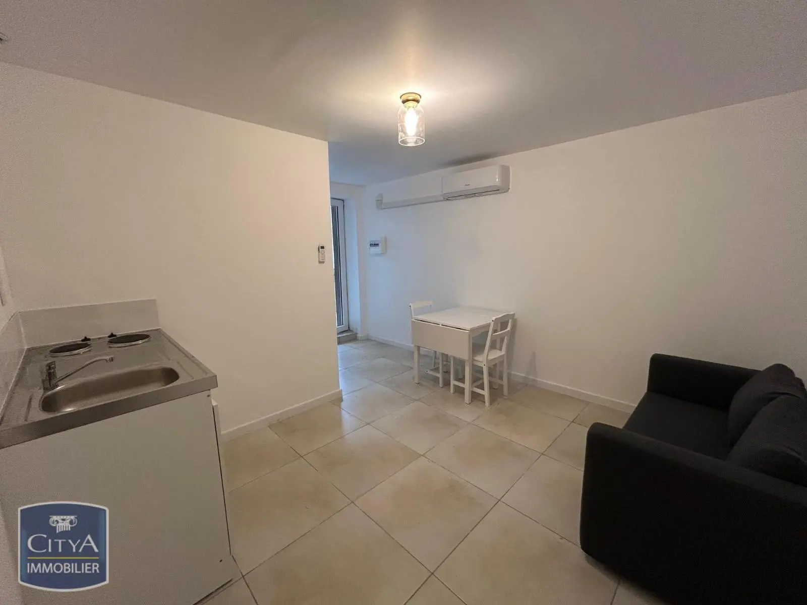Photo 1 Appartement 1 pièce 16.86m²