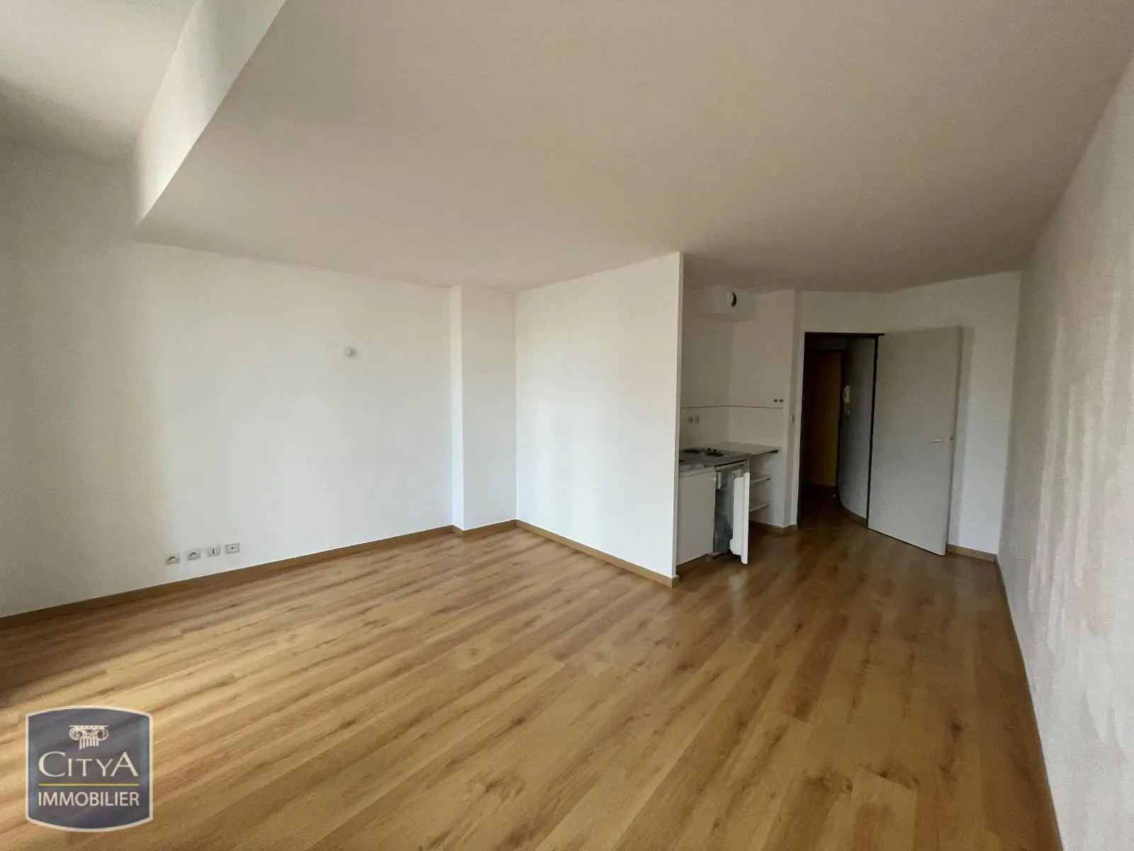 Photo 2 Appartement 1 pièce 31.38m²