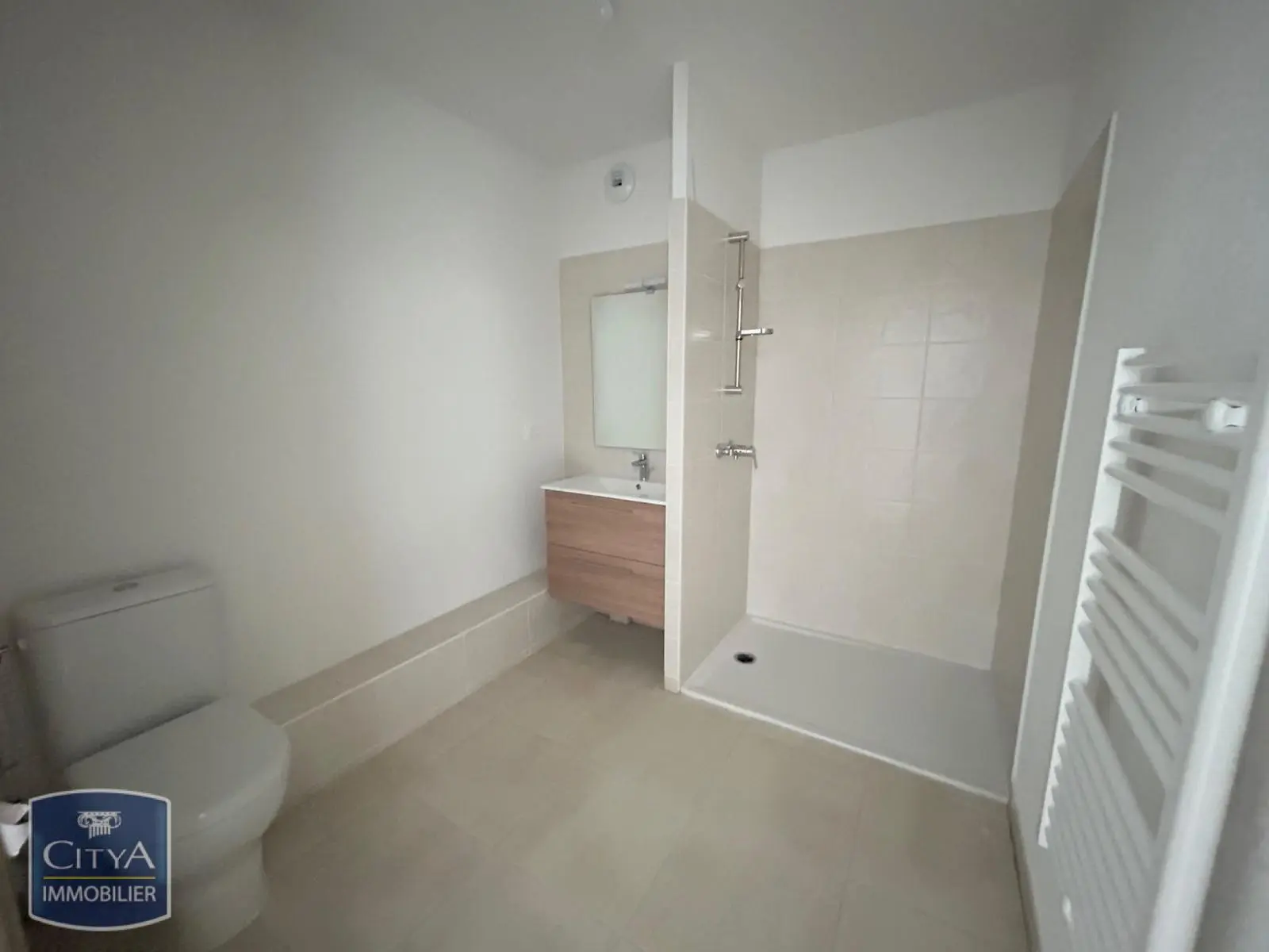 LOCATION - T2 - NIMES - RESIDENCE NEUVE - PARKING - BALCON