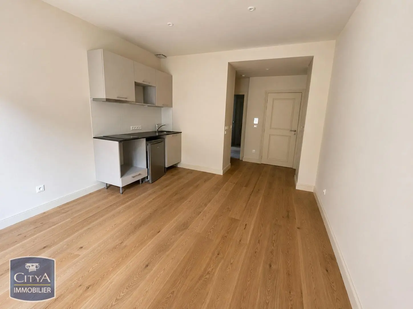 Photo 2 Appartement 1 pièce 23.3m²
