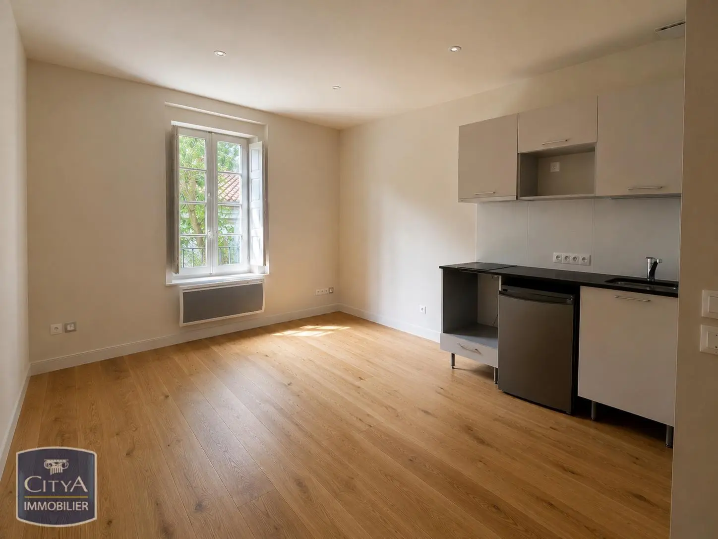 Photo 1 Appartement 1 pièce 23.3m²