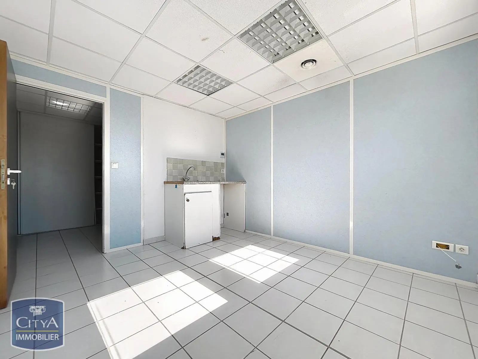 Photo 2 Local Professionnel 4 pièces