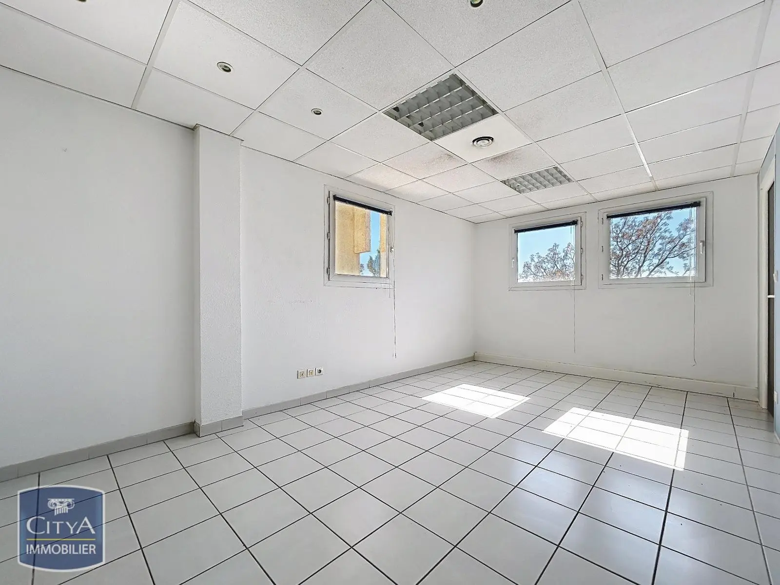 Photo 4 Local Professionnel 4 pièces