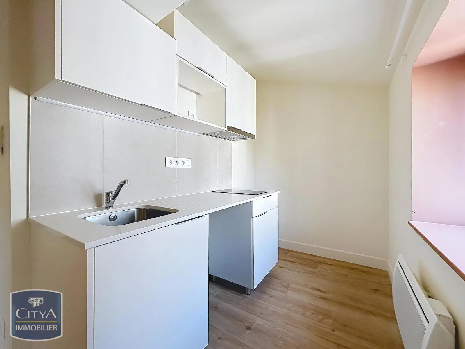 APPARTEMENT RENOVE EN BON ETAT AVEC CUISINE SEMIEQUIPEE