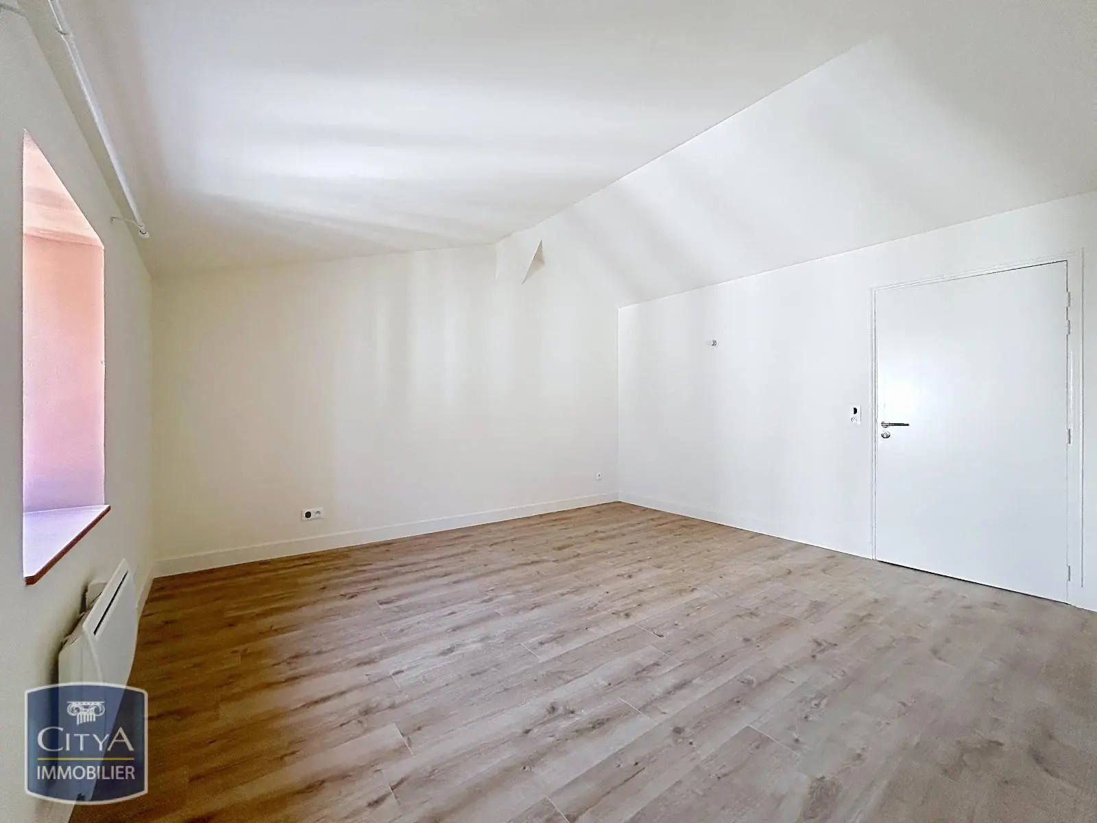 A LOUER STUDIO EN CENTRE VILLE DE NIMES