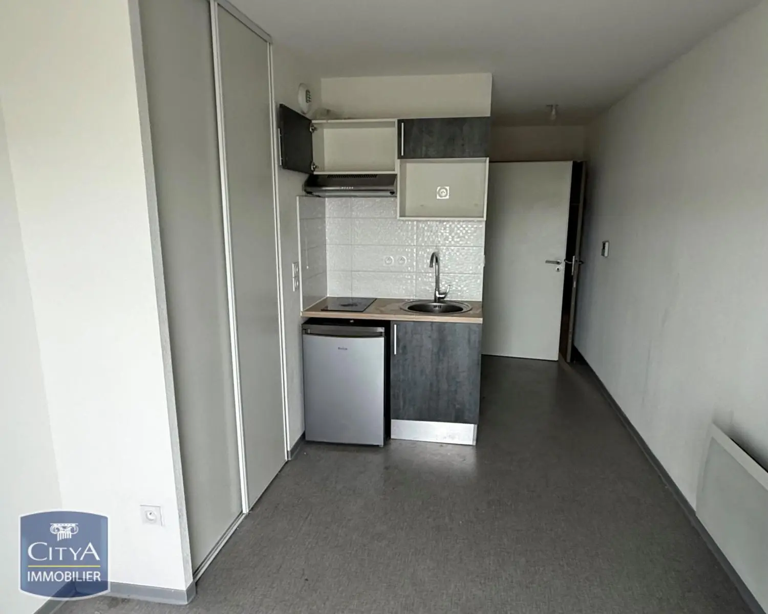 Photo 1 Appartement 1 pièce 18.67m²