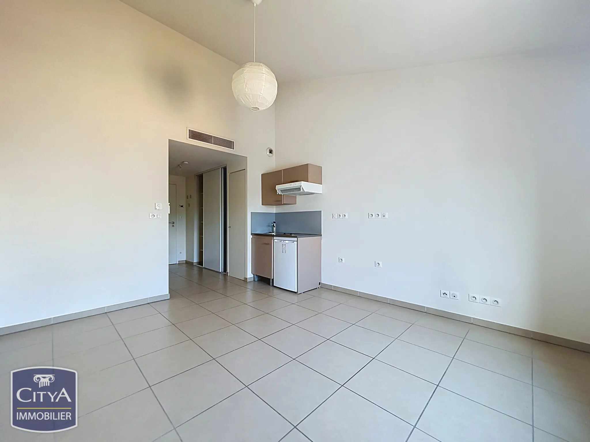 Photo 1 Appartement 1 pièce 24m²
