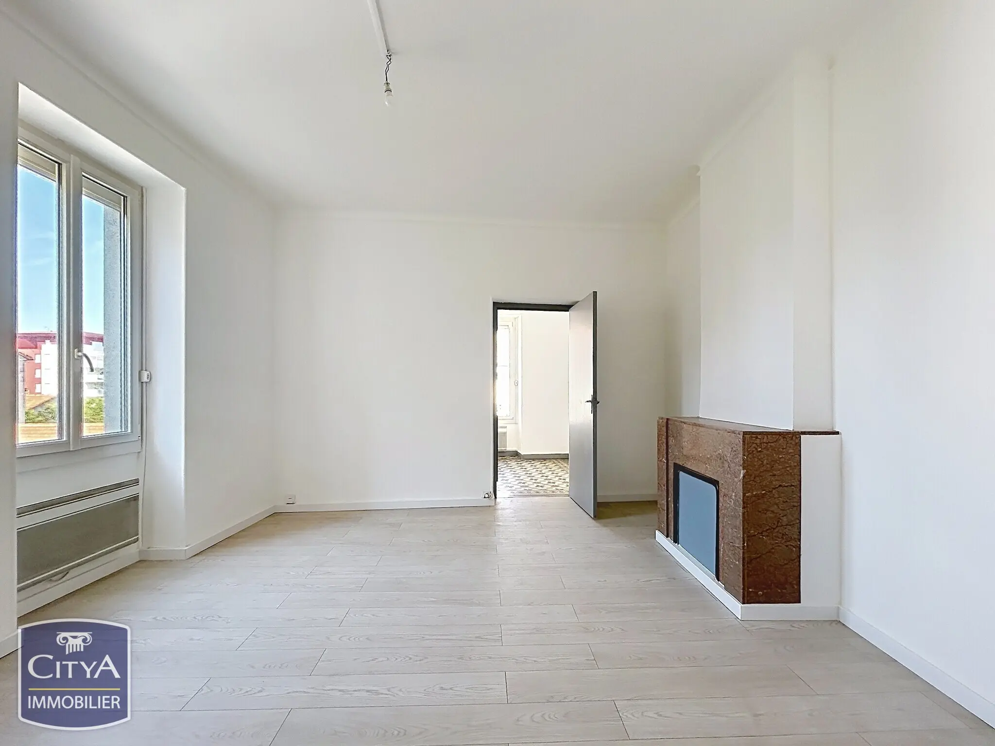 Photo 11 Immeuble 180m²