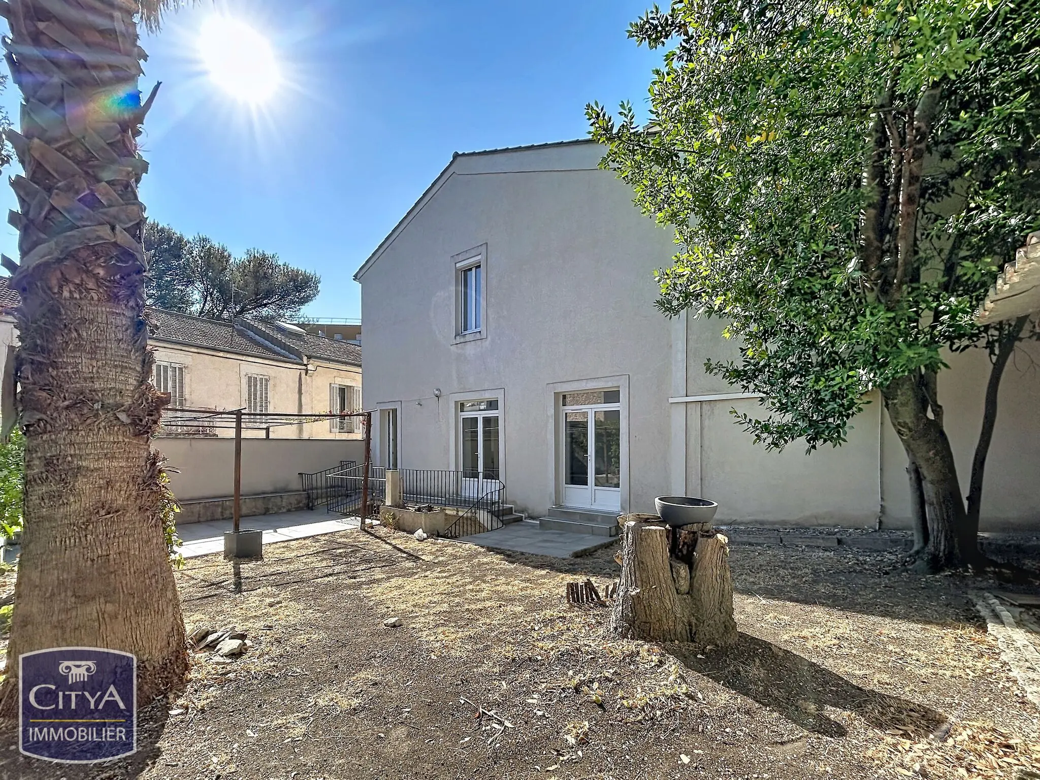 Photo 3 Immeuble 180m²