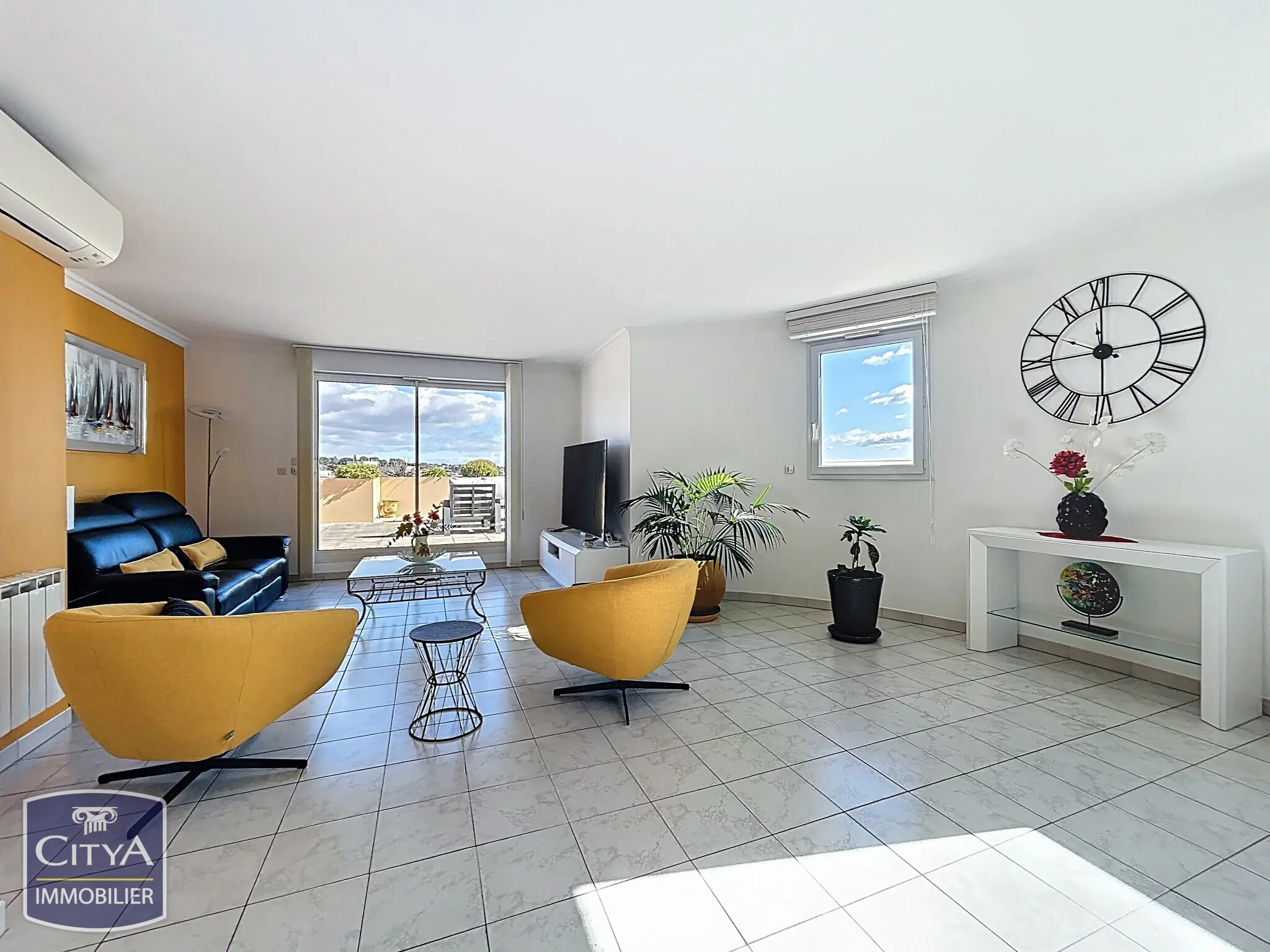 Photo 1 Appartement 5 pièces 213.43m²